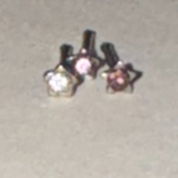 20 Gauge Purple Star Shaped Nose Rings - Picture 2 of 16